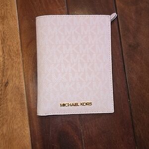 NWOTs Michael Kors Jet Set Travel Passport Wallet